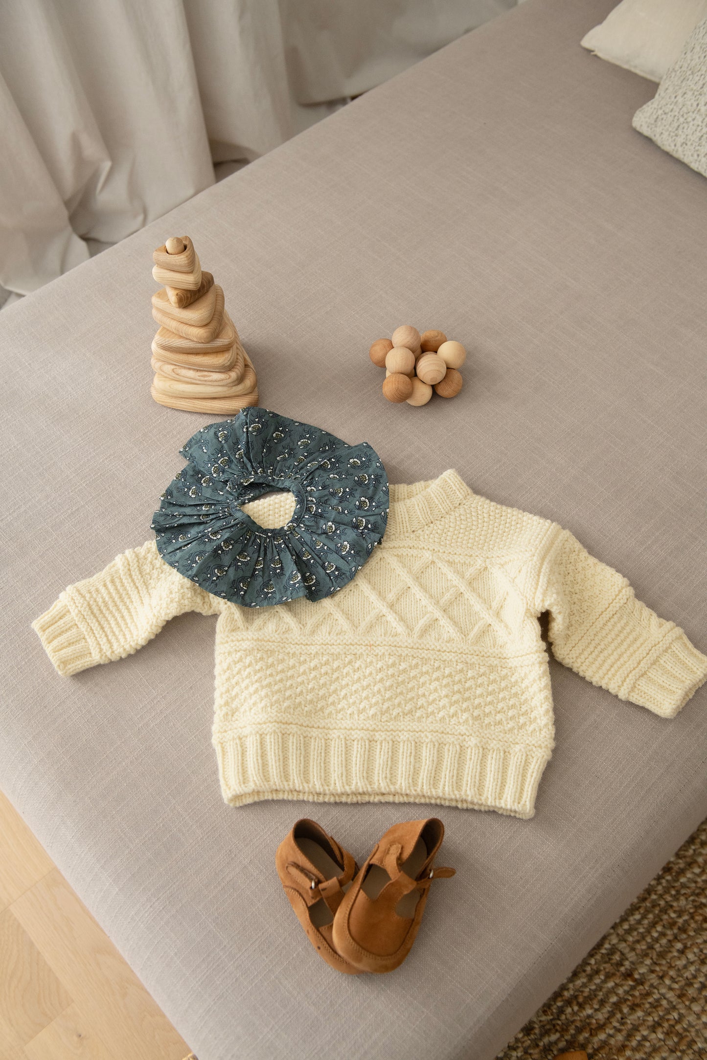 Sandnes Garn 2412 Guernsey Sweater Baby (englanninkielinen neuleohje)