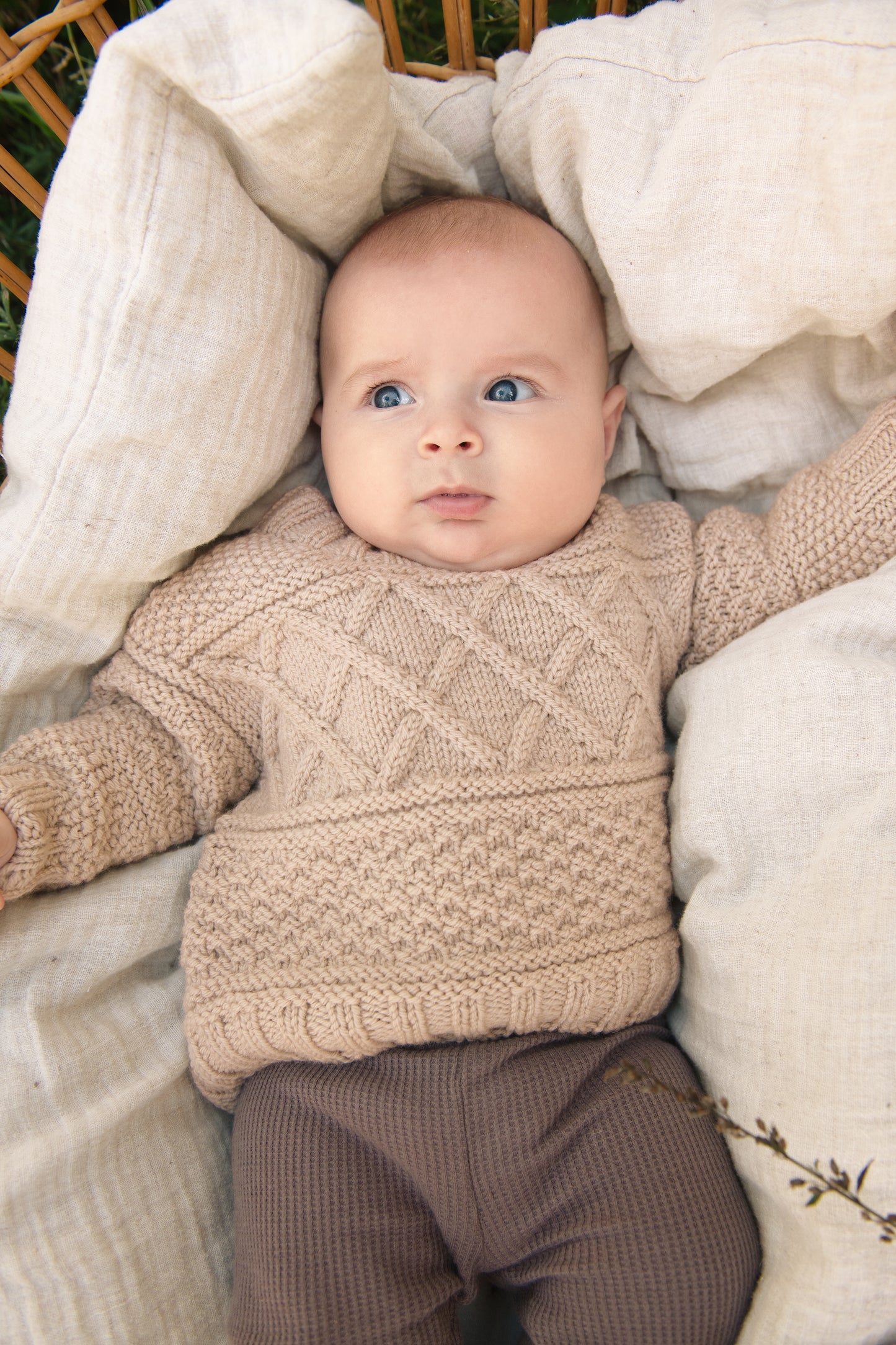Sandnes Garn 2412 Guernsey Sweater Baby (englanninkielinen neuleohje)