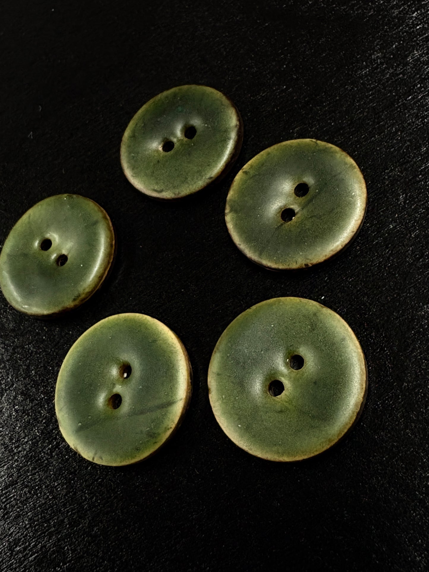 Emaloitu kookosnappi vihreä ø 2,2mm