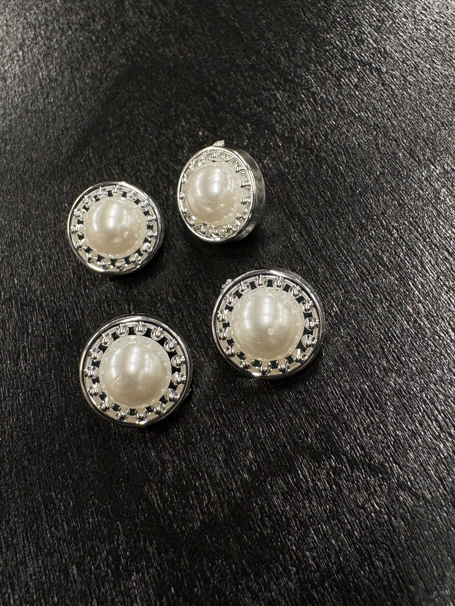 Strassinappi hopeinen ø 1,2mm