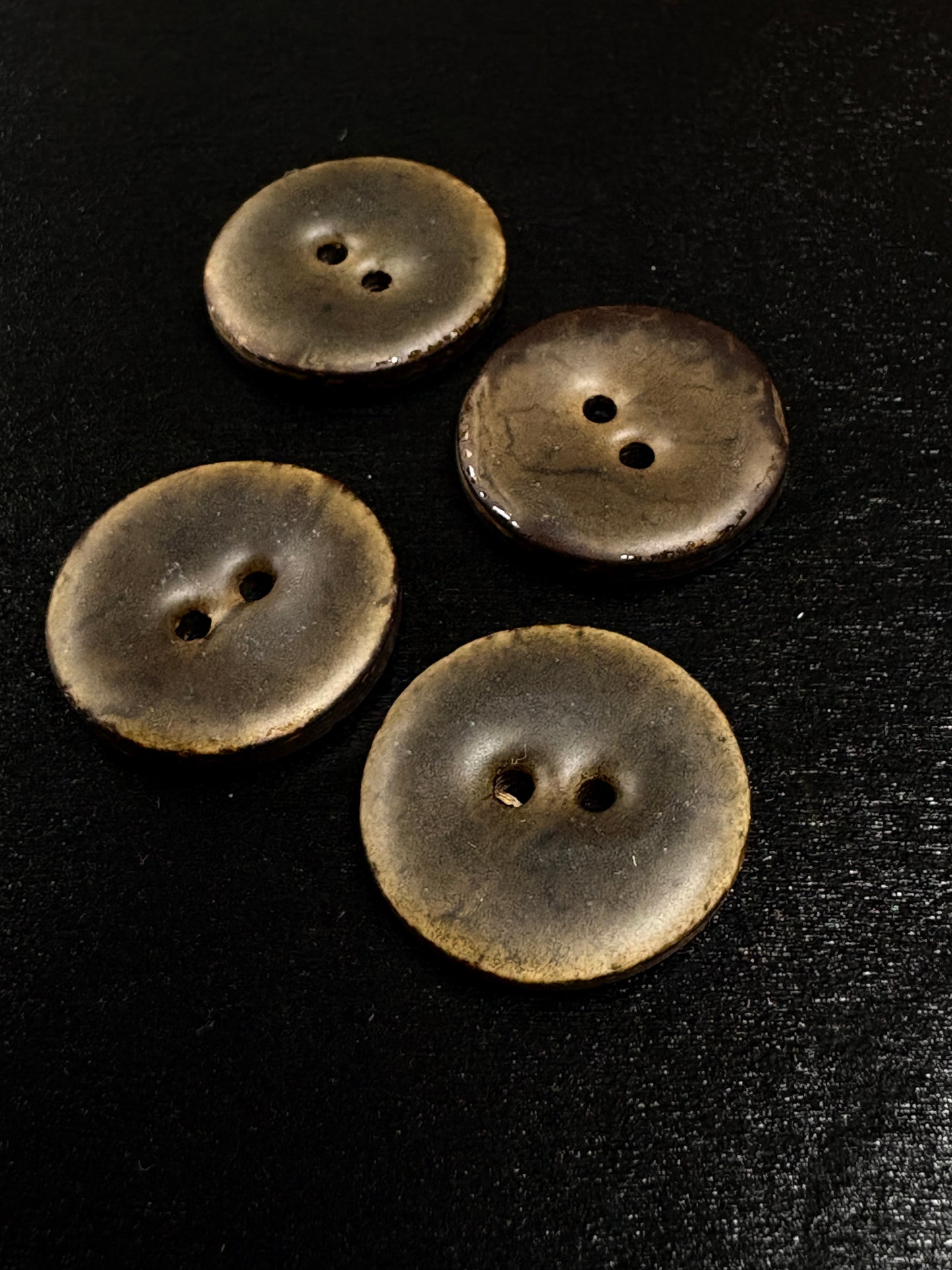 Emaloitu kookosnappi ruskea ø 2,2mm