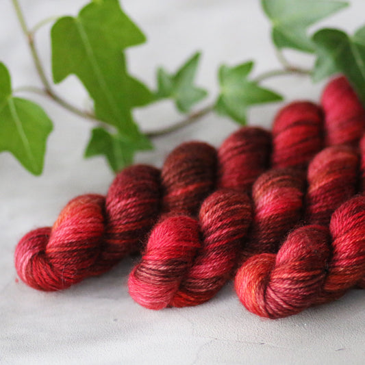 Laurelknits SuperSock Anna ja Eila lankakauppa