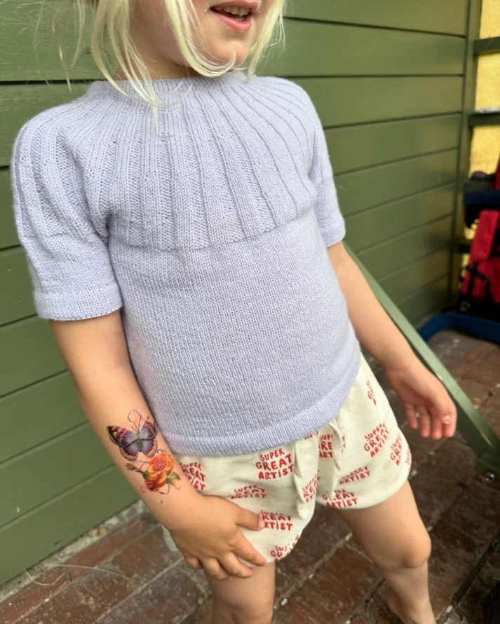 PetiteKnit Sunday Tee Junior (ENG, KIDS) - lasten neuleohje englanniksi