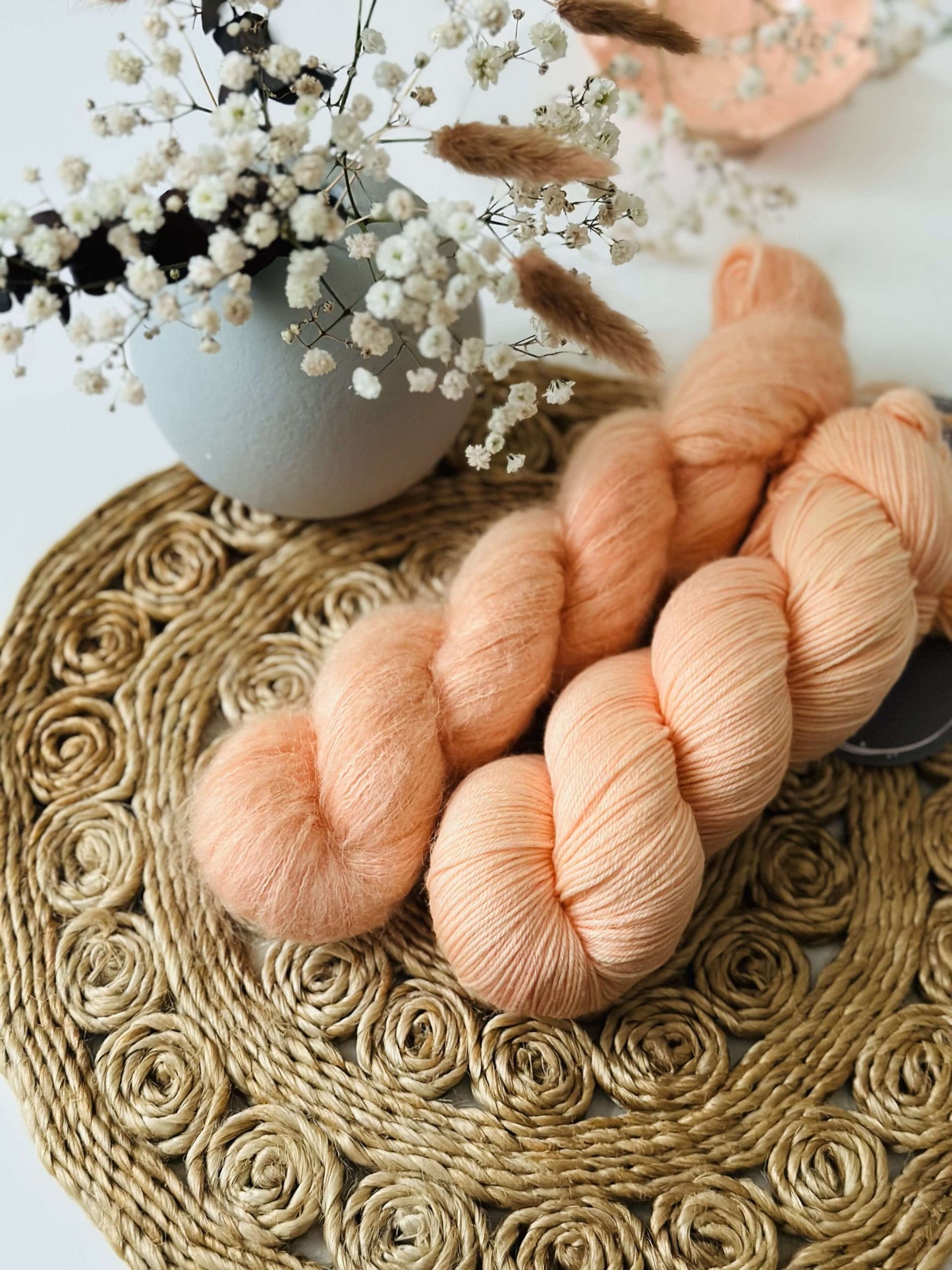 Flowerknot mittens - knitting instructions in Finnish