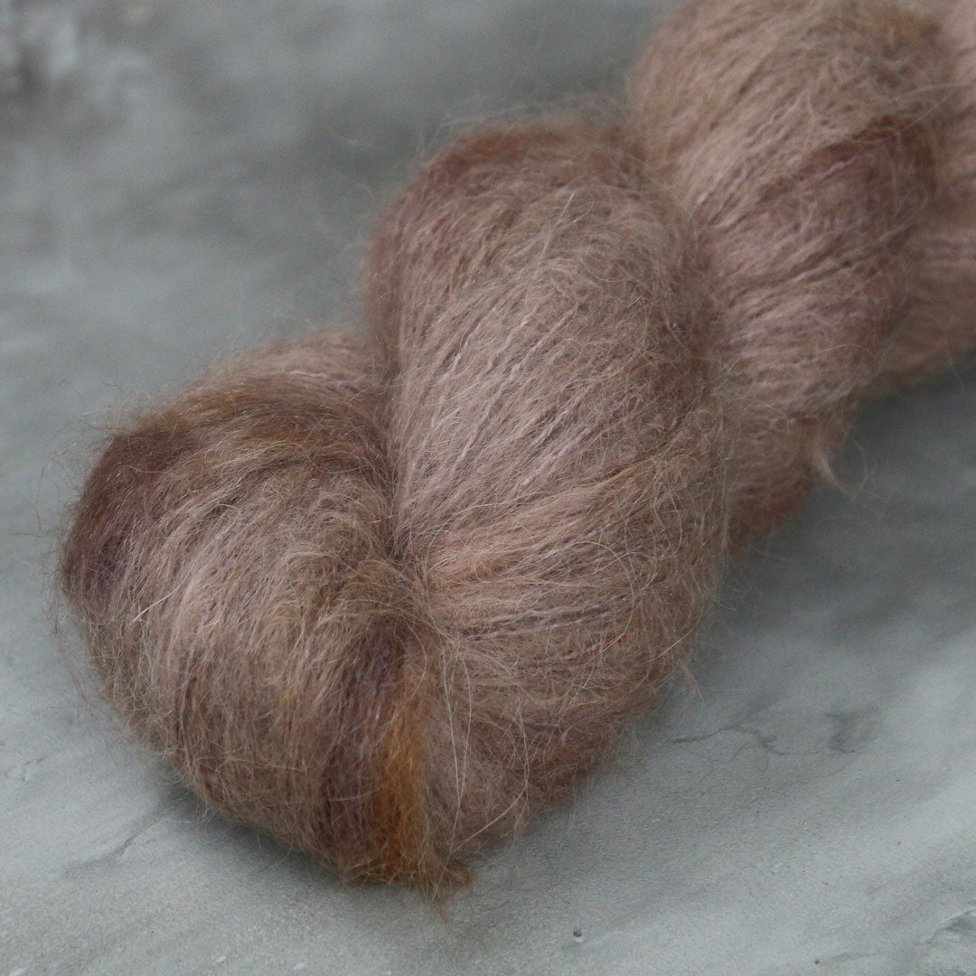 Laurelknits, Udu