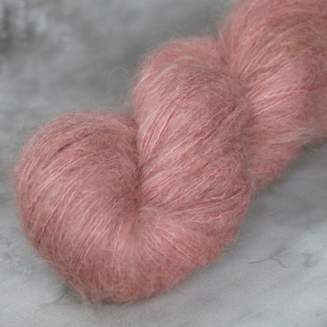 Laurelknits, Udu