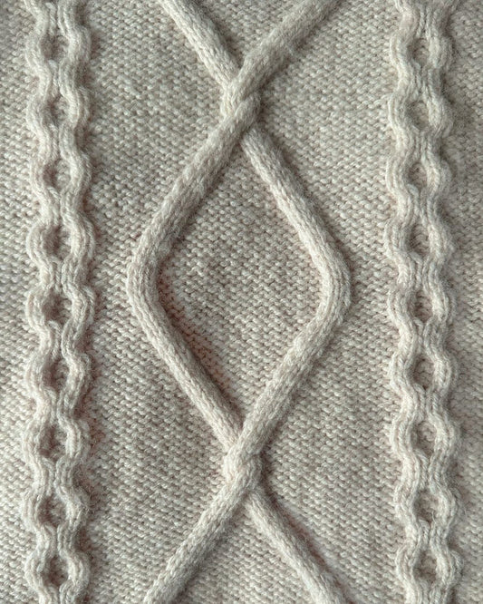 PetiteKnit Saga Sweater (FI) - neuleohje suomeksi