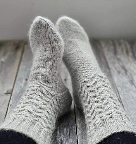 Suvis.Knits - Silmut sukat (suomenkielinen neuleohje, pdf)