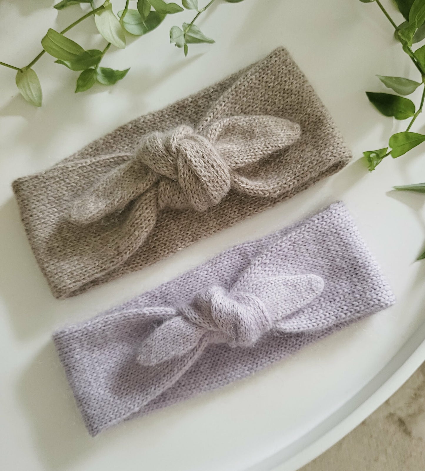 Elsa bow tie (knitting pattern)