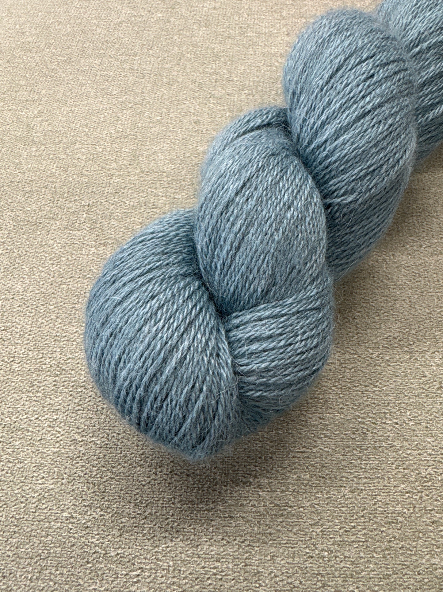 Lumoava Baby alpakkasilkki