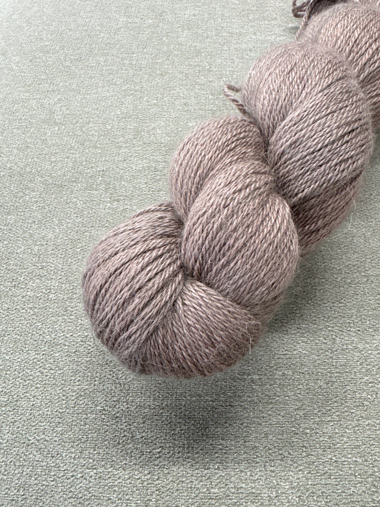 Lumoava Baby alpakkasilkki