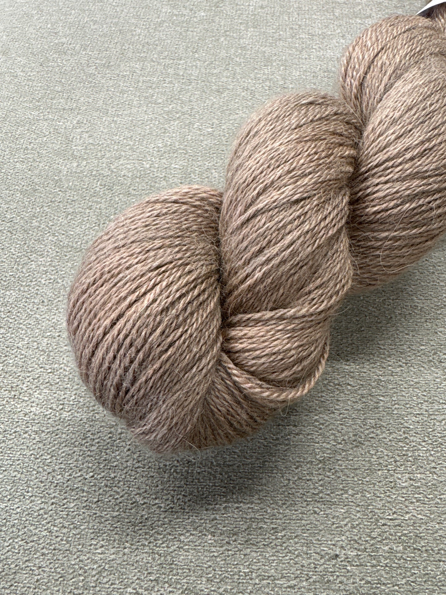 Lumoava Baby alpakkasilkki