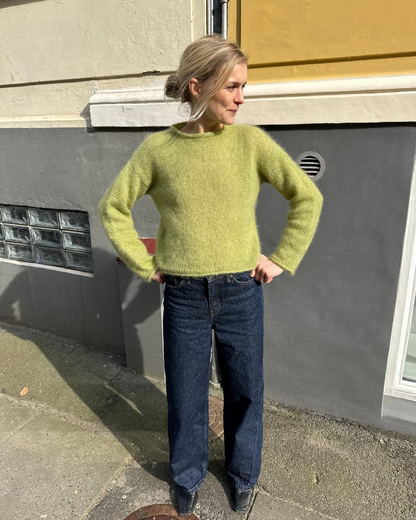 PetiteKnit Cloud Blouse vihreänä