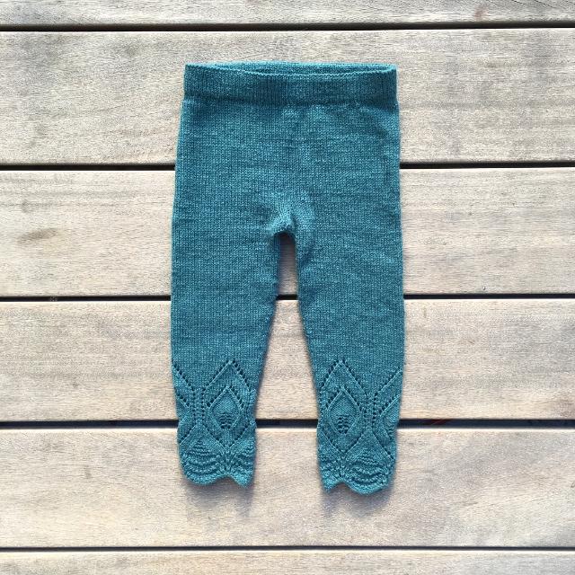 Knitting for Olive -lasten neulelegginsit