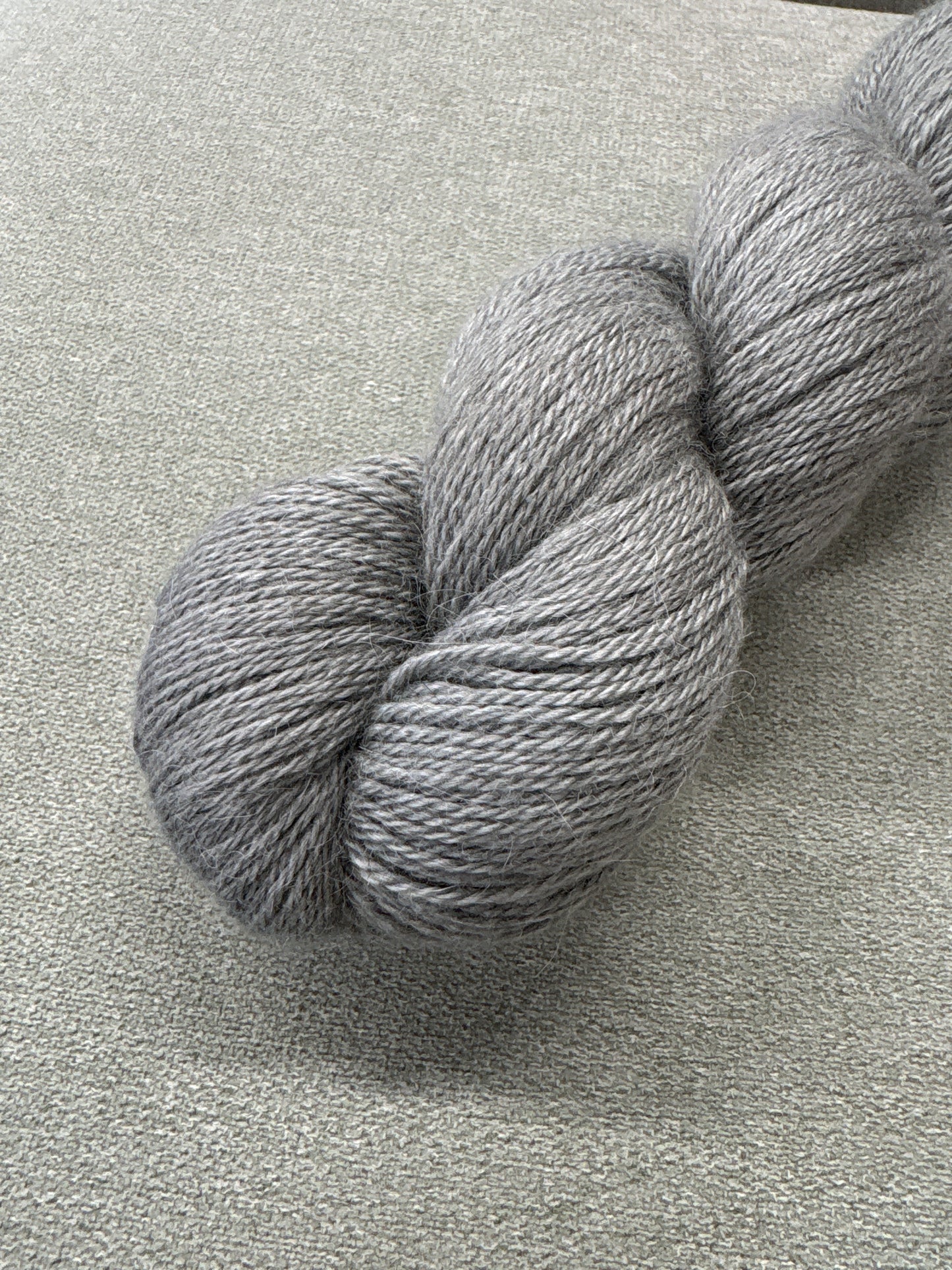 Lumoava Baby alpakkasilkki