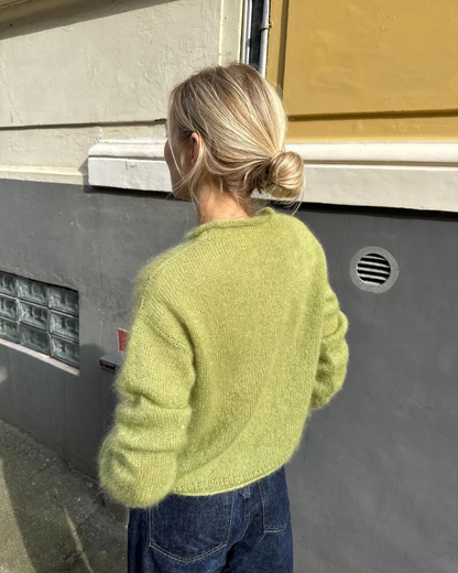 PetiteKnit Cloud Blouse vihreänä takaa