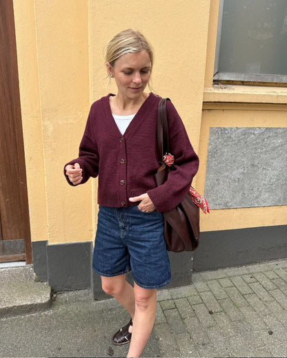PetiteKnit Scarlet Cardigan – neuleohje englanniksi