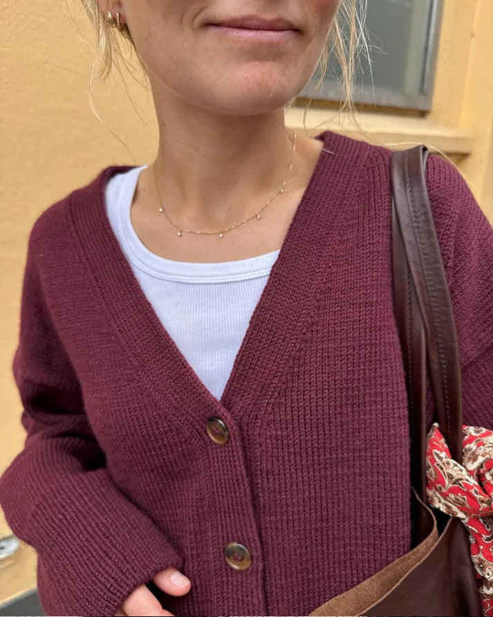 PetiteKnit Scarlet Cardigan – neuleohje englanniksi