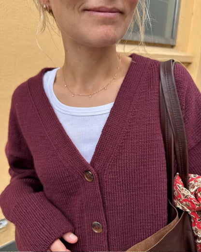PetiteKnit Scarlet Cardigan – neuleohje englanniksi