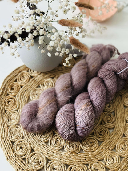 Flowerknot mittens - knitting instructions in Finnish