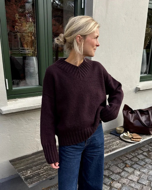 PetiteKnit Hannah Sweater V-neck (FI) - neuleohje suomeksi