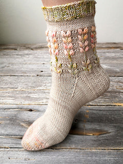 Lupins socks (knitting pattern)