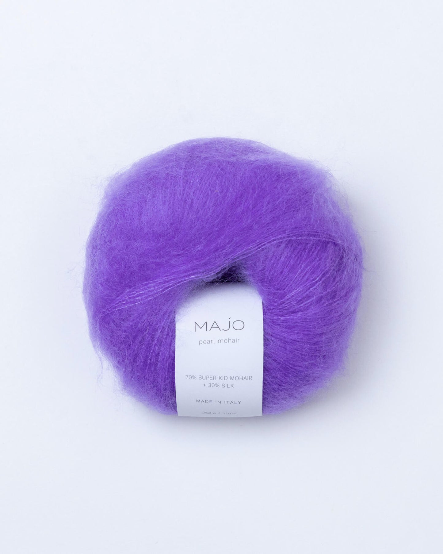 Majo Garn Pearl Mohair värissä Lavender