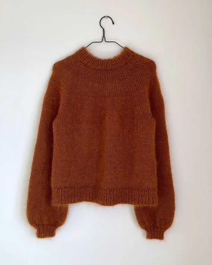 PetiteKnit Novice Sweater edestä