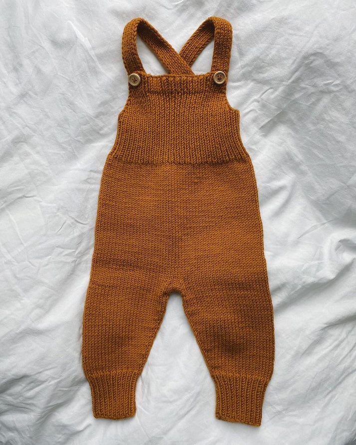 PetiteKnit Willum's Overalls (FI, LAPSET) -neuleohje