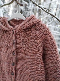 Raunioiset Onesie, suomenkielinen neuleohje