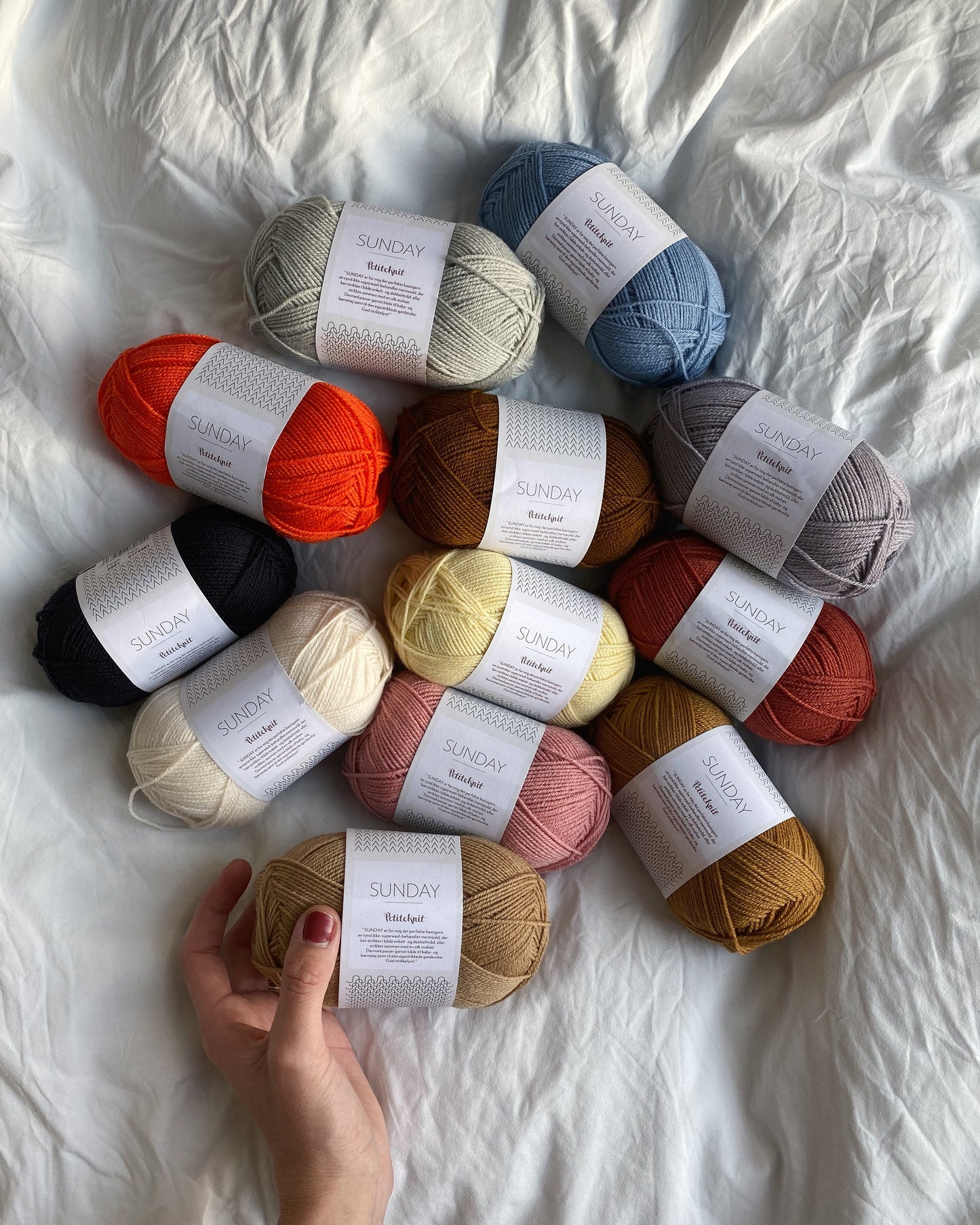 PetiteKnit Dandelion Dress – neuleohje englanniksi