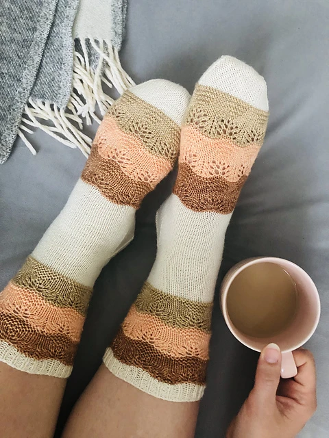 Seeri socks (knitting pattern) - Laurelknits