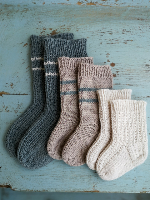 Suvis.Knits - The Mini Socks (suomenkielinen neuleohje)
