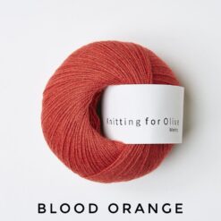 Knitting_for_olive_merino_Blood_Orange